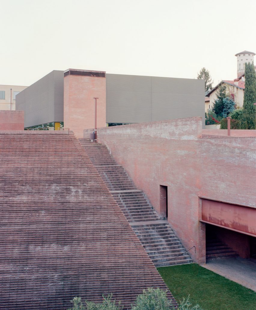 Gymnasium for a school in Merate by MD41
