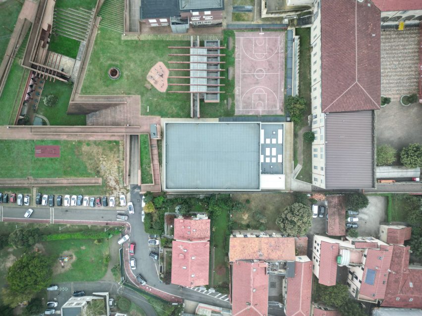 Gymnasium for a school in Merate by MD41