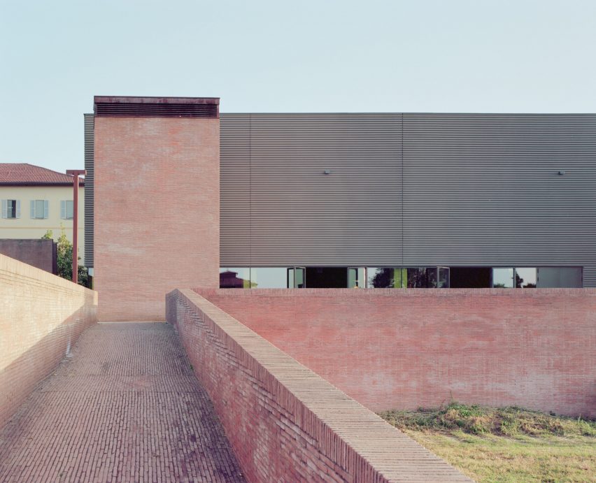 Gymnasium for a school in Merate by MD41