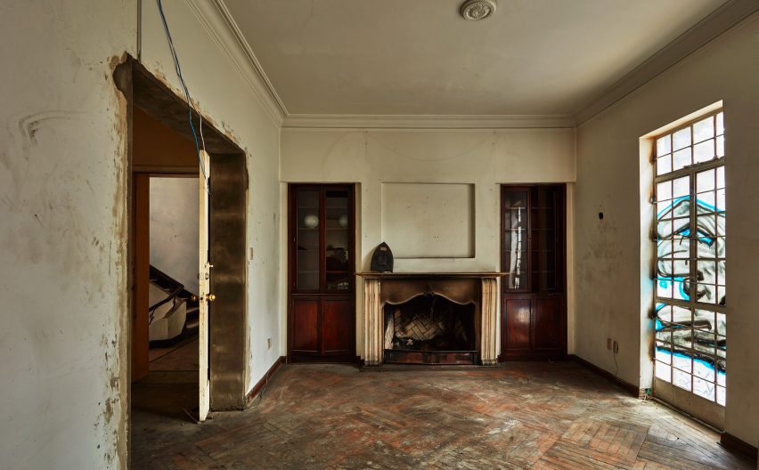 An abandoned house