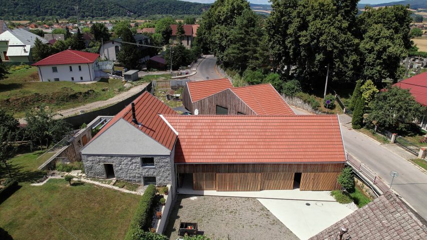 New House with Old Mill by RDTH Architekti