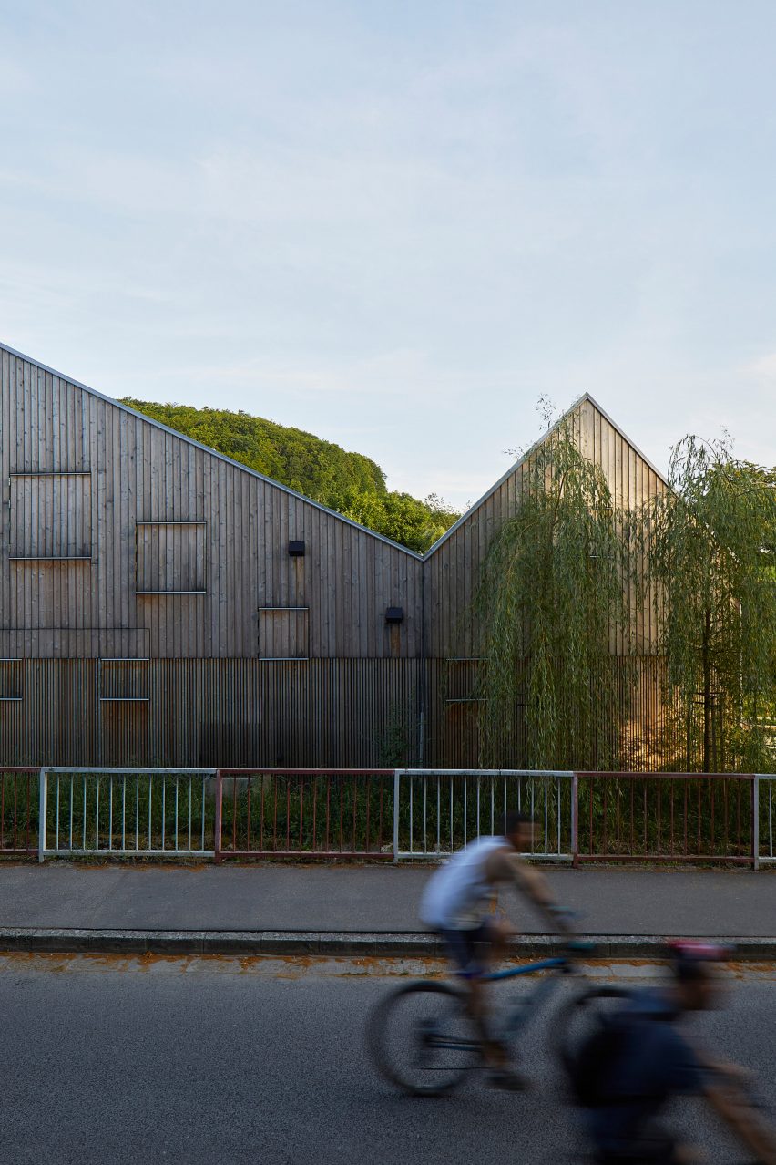 New House with Old Mill by RDTH Architekti
