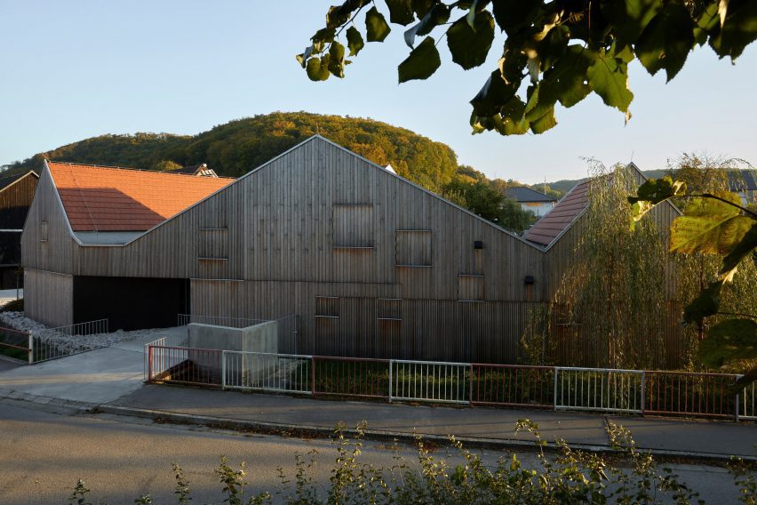 New House with Old Mill by RDTH Architekti