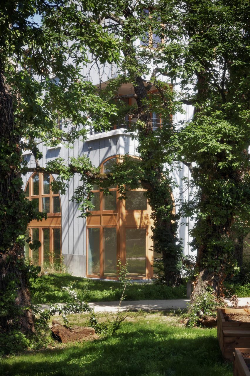 Parc Princesse social housing by SOA Architectes