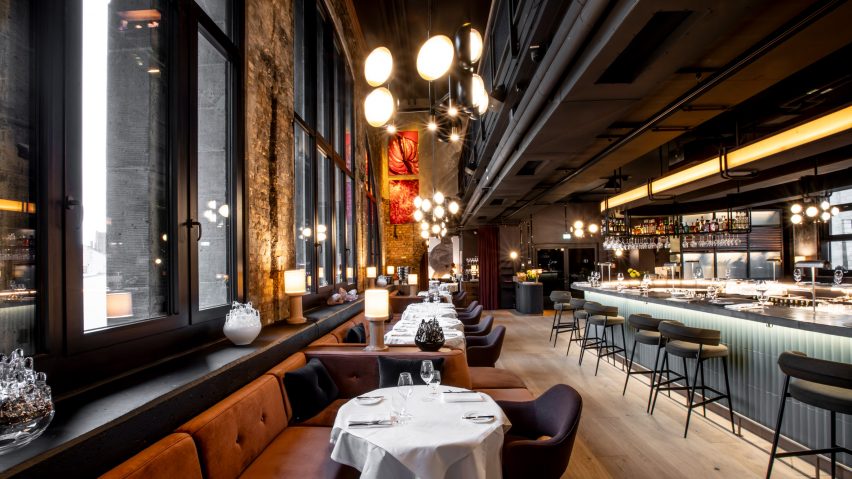 Verōnika is a restaurant organised around a central bar