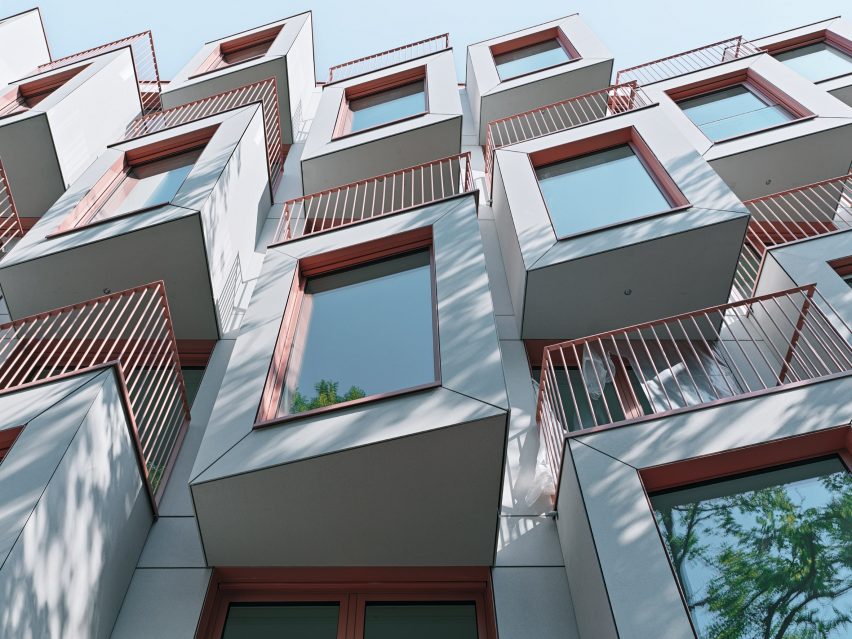 Rieder cladding on Van B housing by Ben van Berkel
