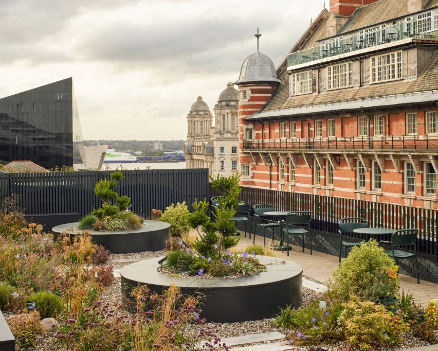 Roof terrace in Roca living in Liverpool by SODA