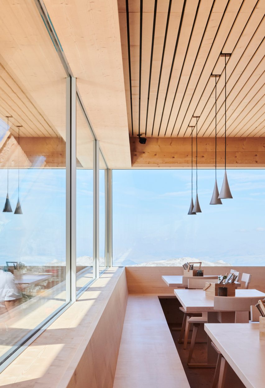 The Shelter Santnerpass by Senoner Tammerle Architekten