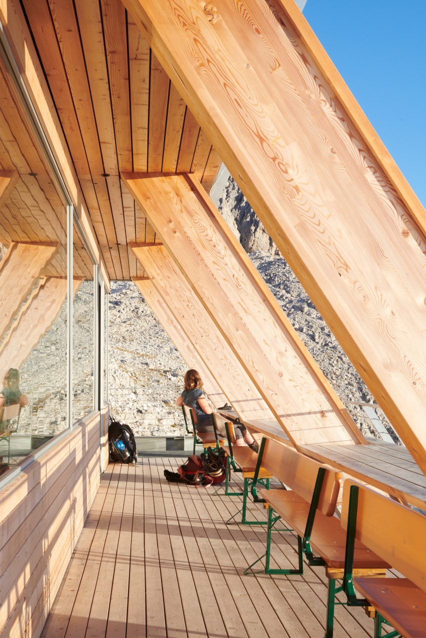 The Shelter Santnerpass by Senoner Tammerle Architekten