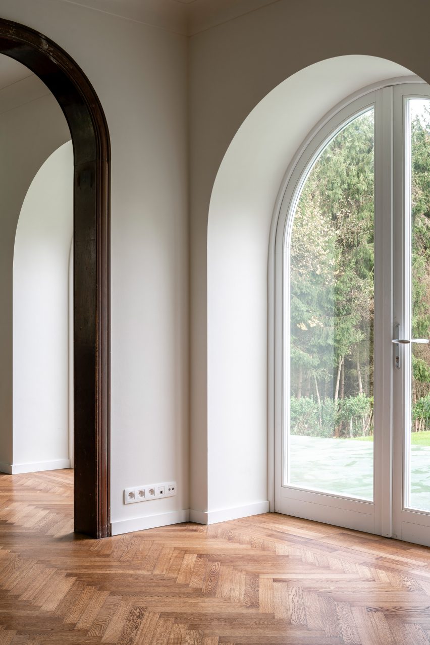 Sofie home extension and renovation in Belgium by Madam Architectuur