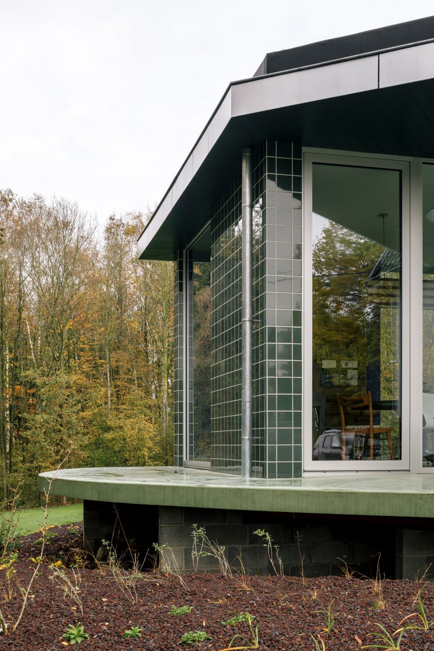 Sofie home extension and renovation in Belgium by Madam Architectuur