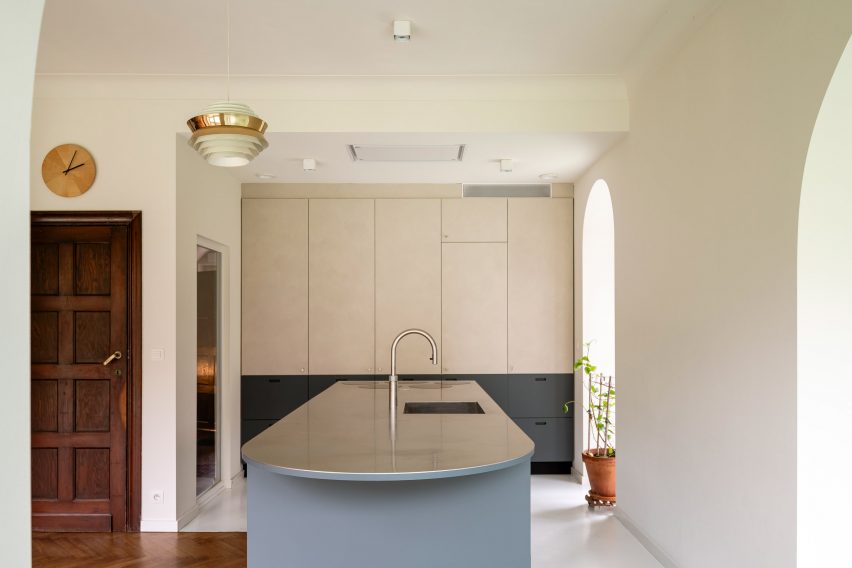 Sofie home extension and renovation in Belgium by Madam Architectuur