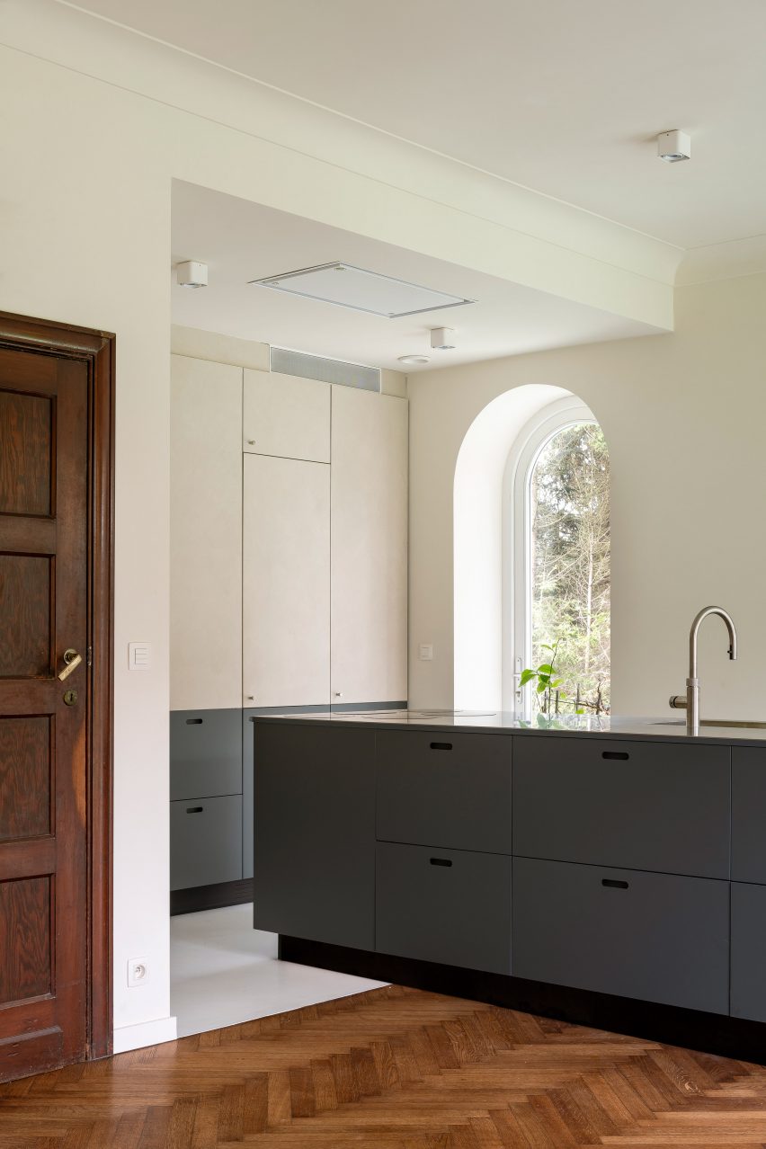 Sofie home extension and renovation in Belgium by Madam Architectuur