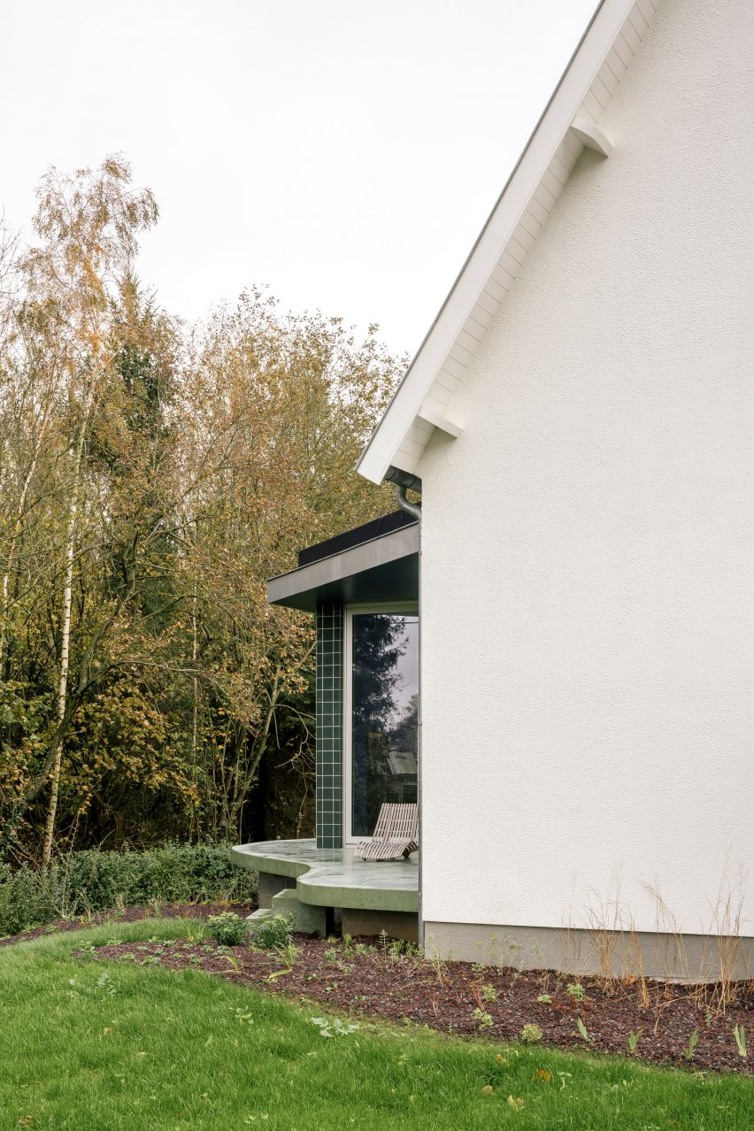 Sofie home extension and renovation in Belgium by Madam Architectuur