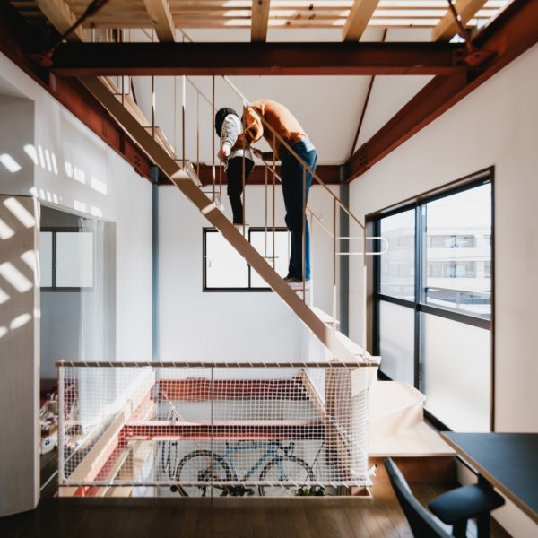 House in Hattori-tenjin by Akio Isshiki Architects