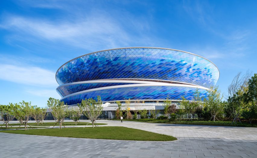Suoyuwan Barracuda Bay Stadium in Dalian Bay by BDP Pattern