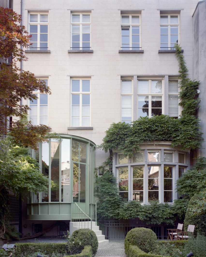 Townhouse extension by Mamout Architects