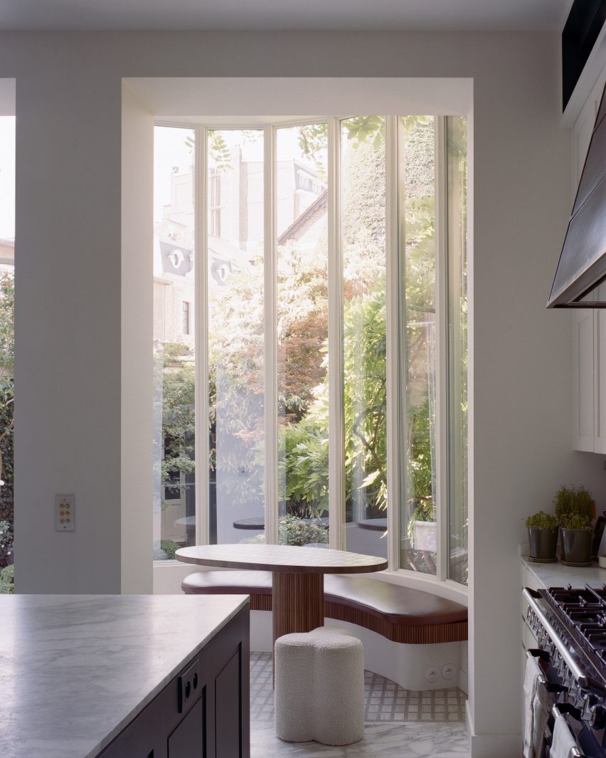 Townhouse extension by Mamout Architects