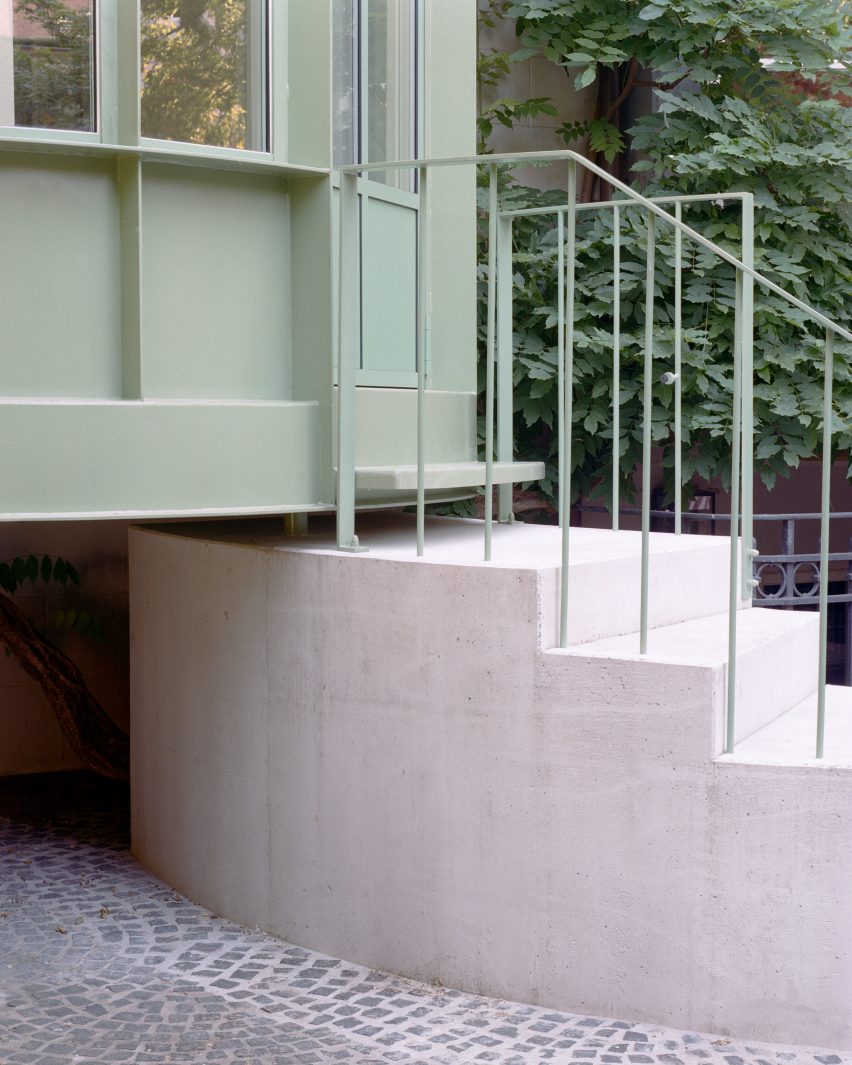 Townhouse extension by Mamout Architects