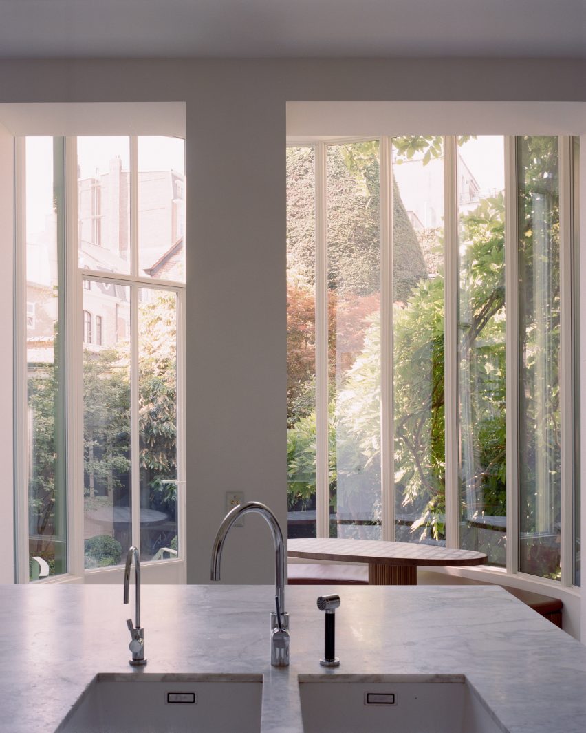 Townhouse extension by Mamout Architects