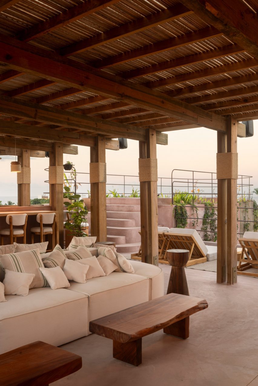 An outdoor couch
