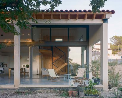 102let home in France by Barrault Pressacco