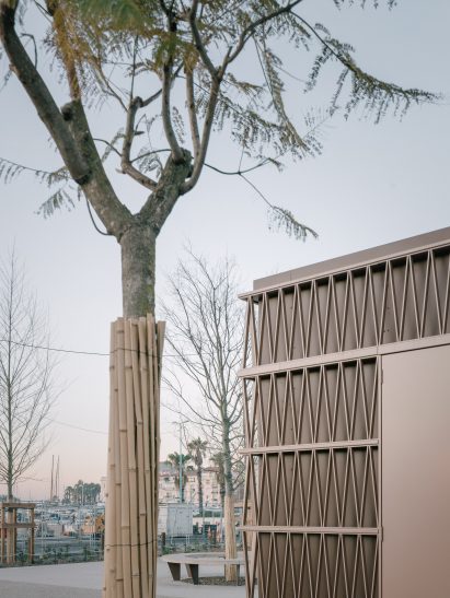 Facade of one of the 7 Kiosks in Cannes by Heams & Michel Architectes