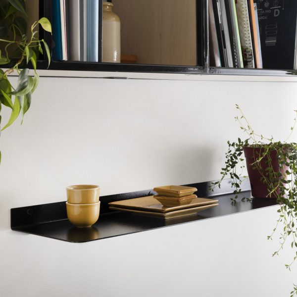 Photo of shelf by Ylisse