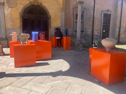 Plinths at Villa Borsani
