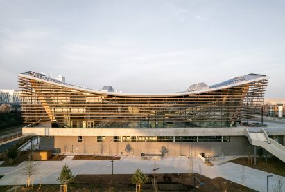 Elevation of sports centre by VenhoevenCS and Ateliers 2/3/4