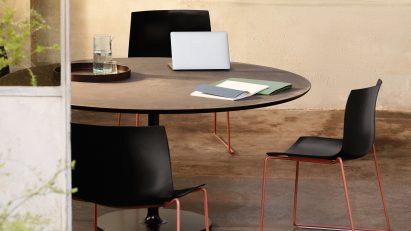 Catifa Carta chairs by Arper