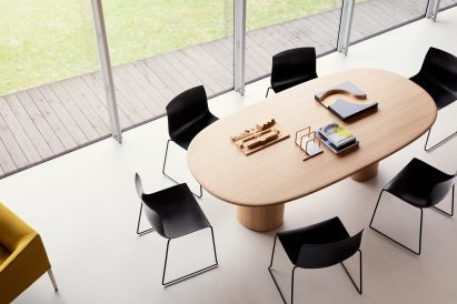 Catifa Carta chairs by Arper