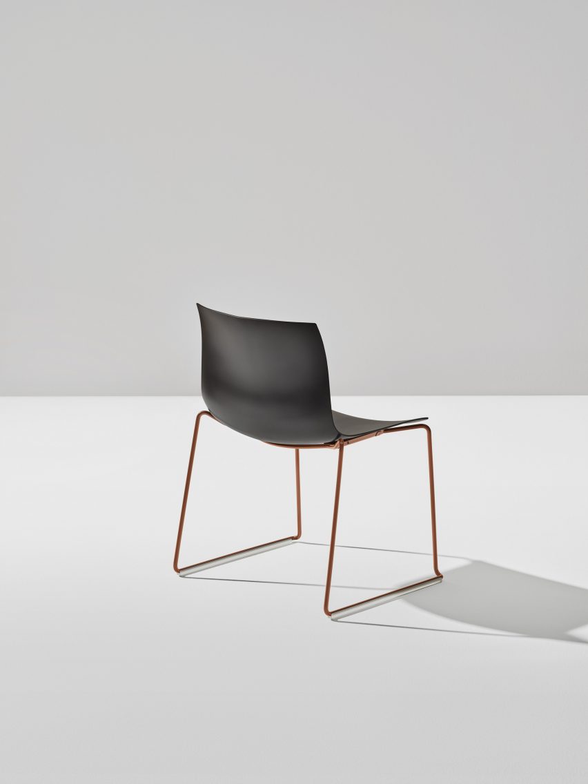 Catifa Carta chairs by Arper