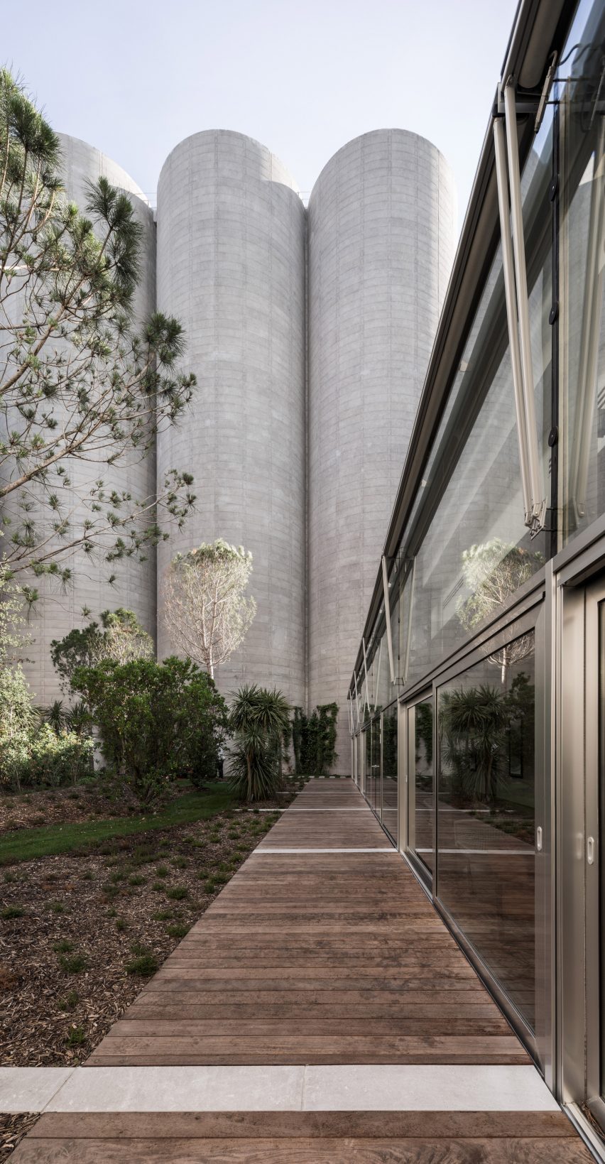 Bacalan Block by Colboc Sachet Architects
