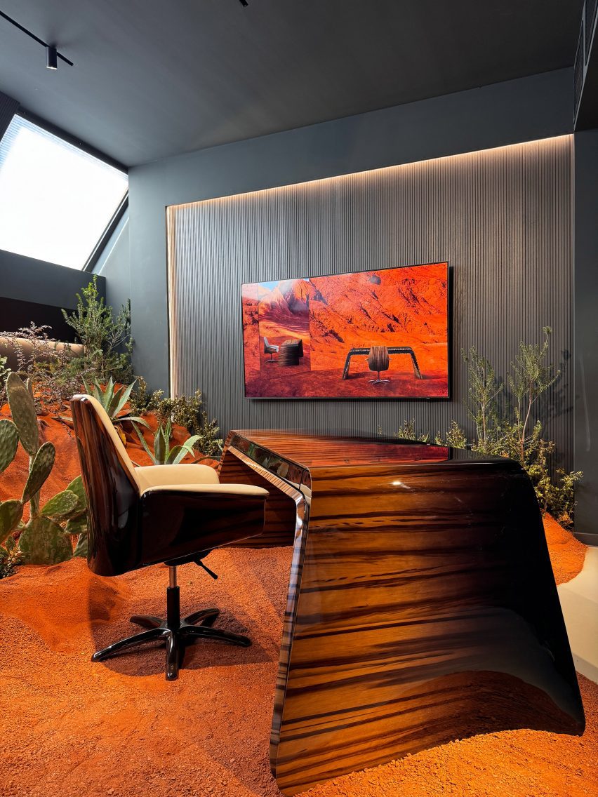 Bentley desk