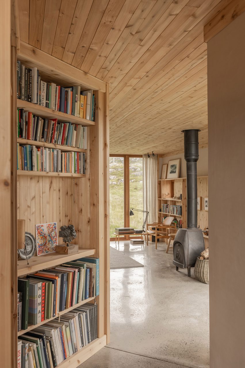 Caochan na Creige stone house in Scotland by Izat Arundell