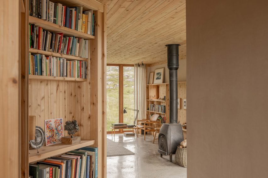 Caochan na Creige stone house in Scotland by Izat Arundell