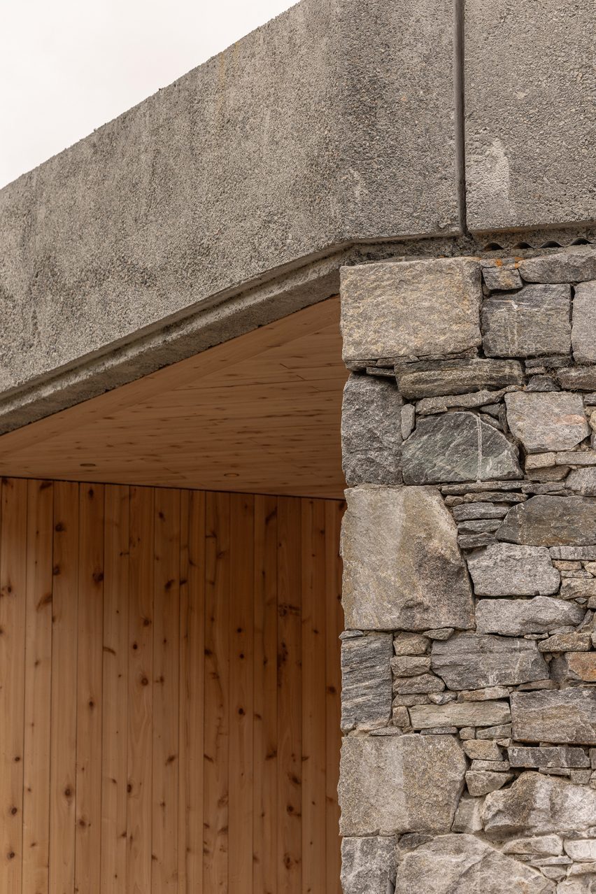 Caochan na Creige stone house in Scotland by Izat Arundell