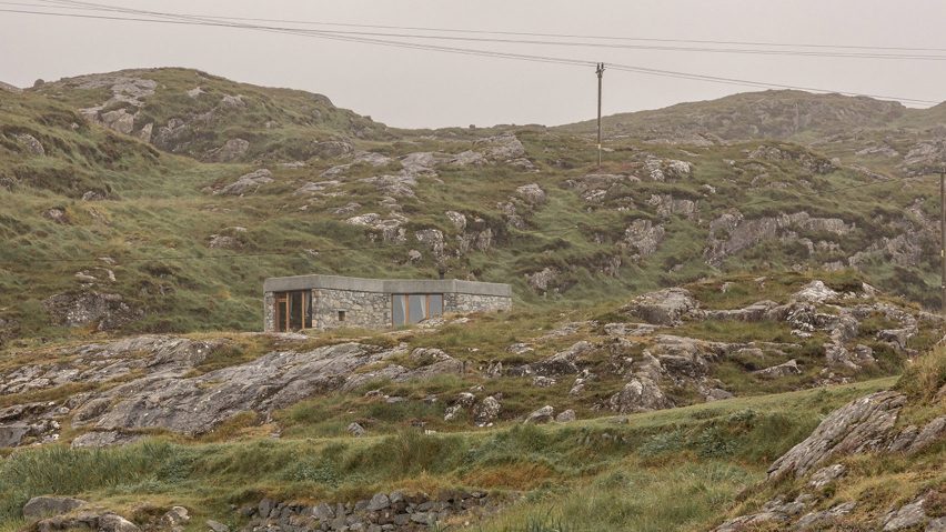 Izat Arundell clads remote Outer Hebrides home with local stone