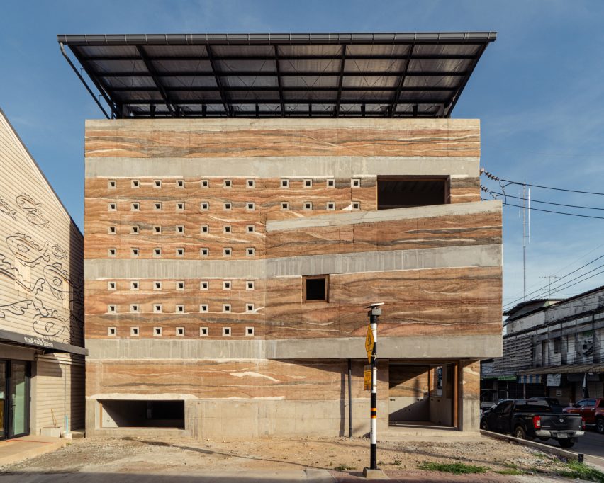 Chonburi building by Suphasidh Architects