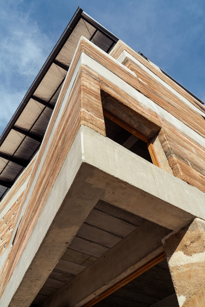 Chonburi building by Suphasidh Architects