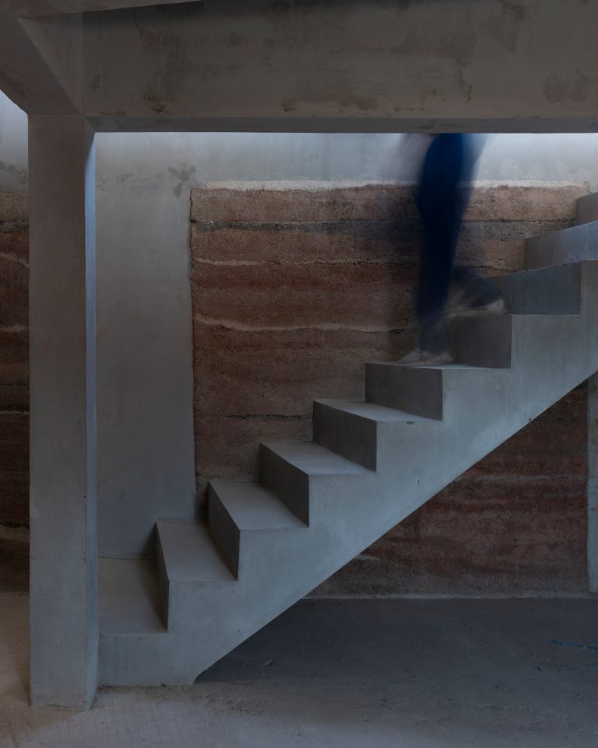 Chonburi building by Suphasidh Architects