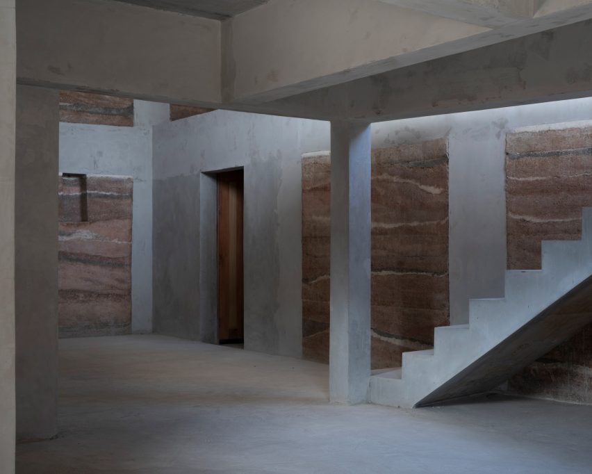Chonburi building by Suphasidh Architects
