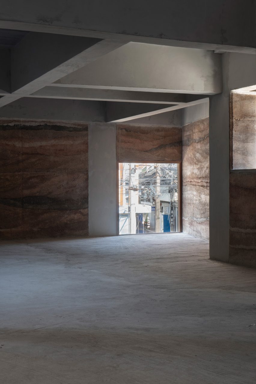 Chonburi building by Suphasidh Architects