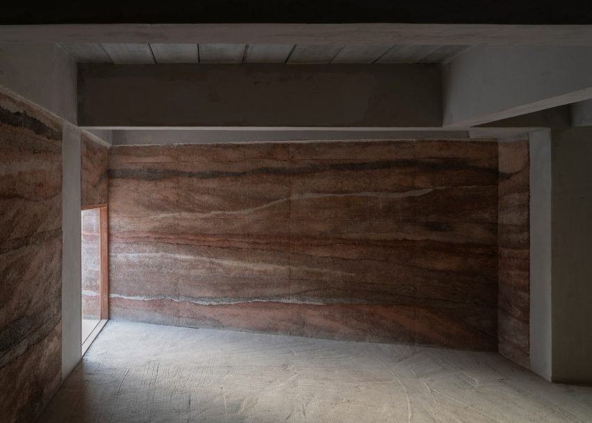 Chonburi building by Suphasidh Architects