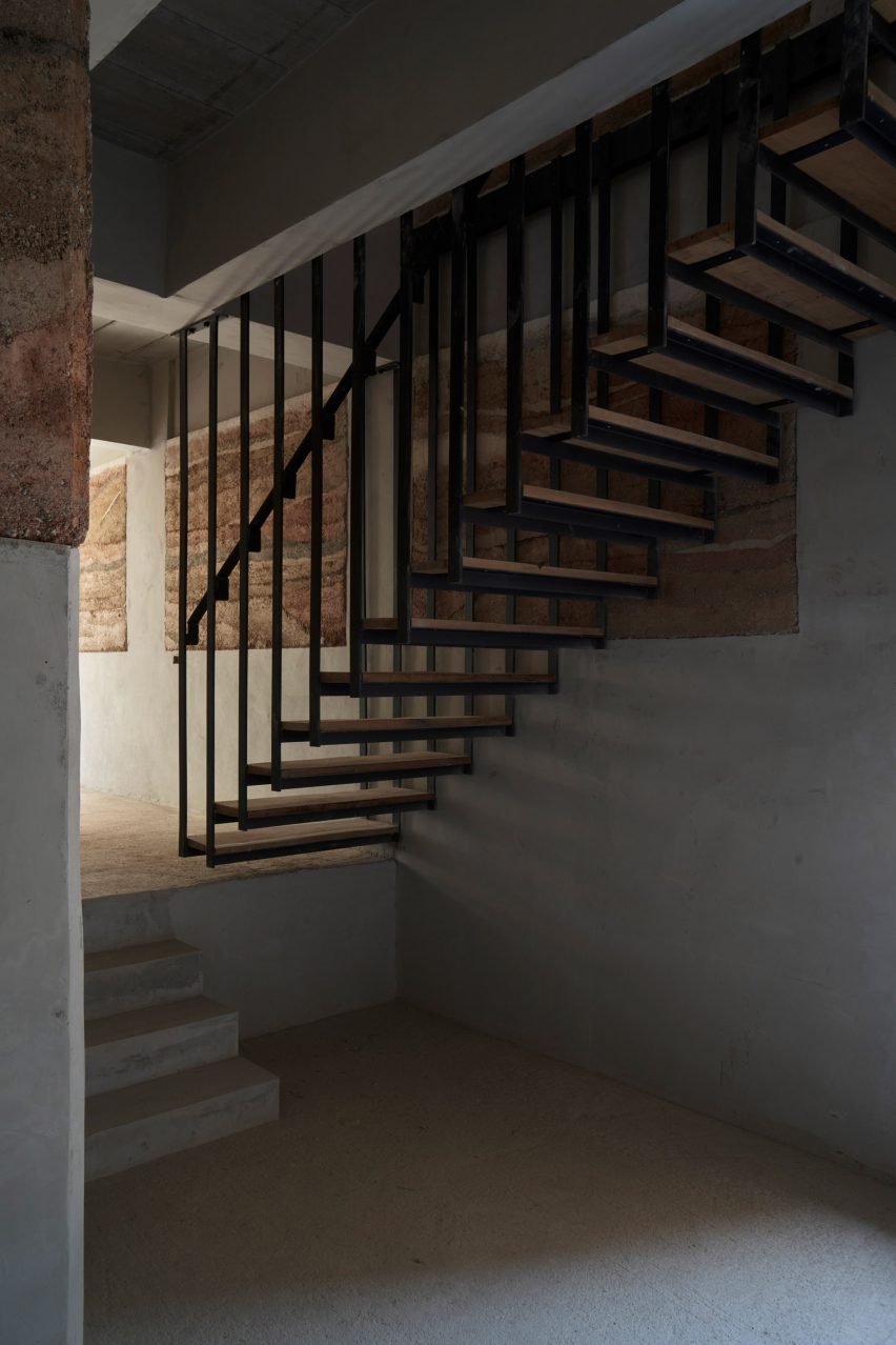 Chonburi building by Suphasidh Architects