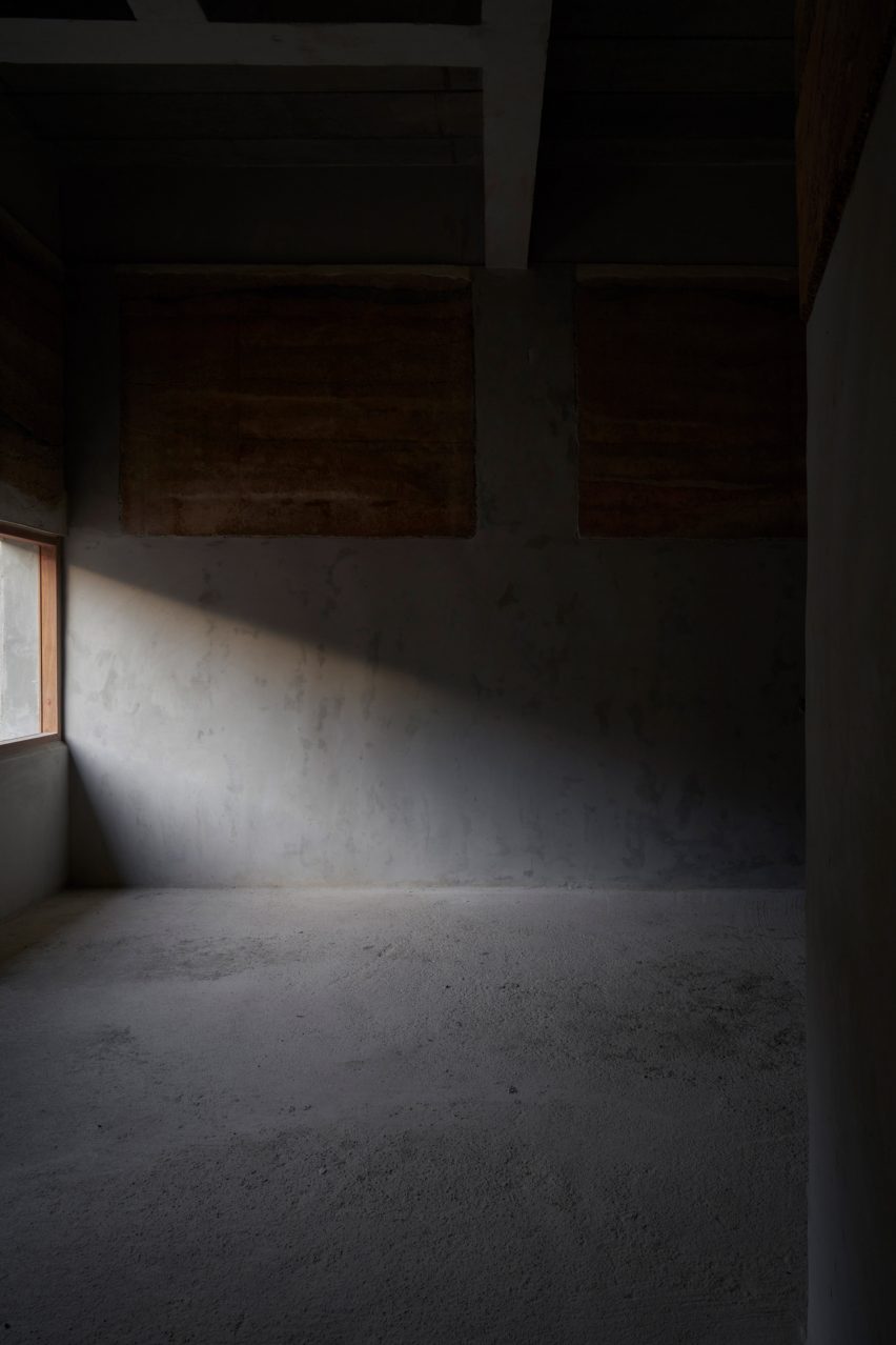 Chonburi building by Suphasidh Architects