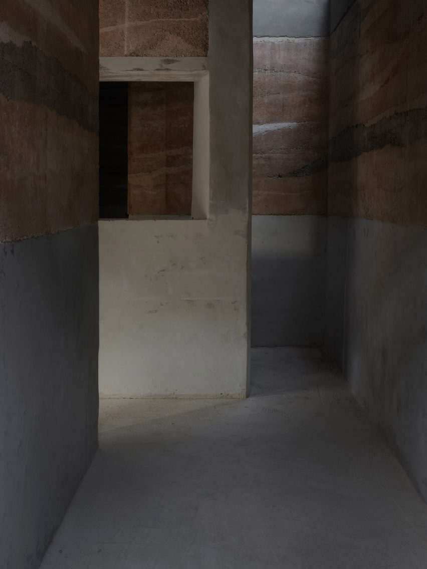 Chonburi building by Suphasidh Architects