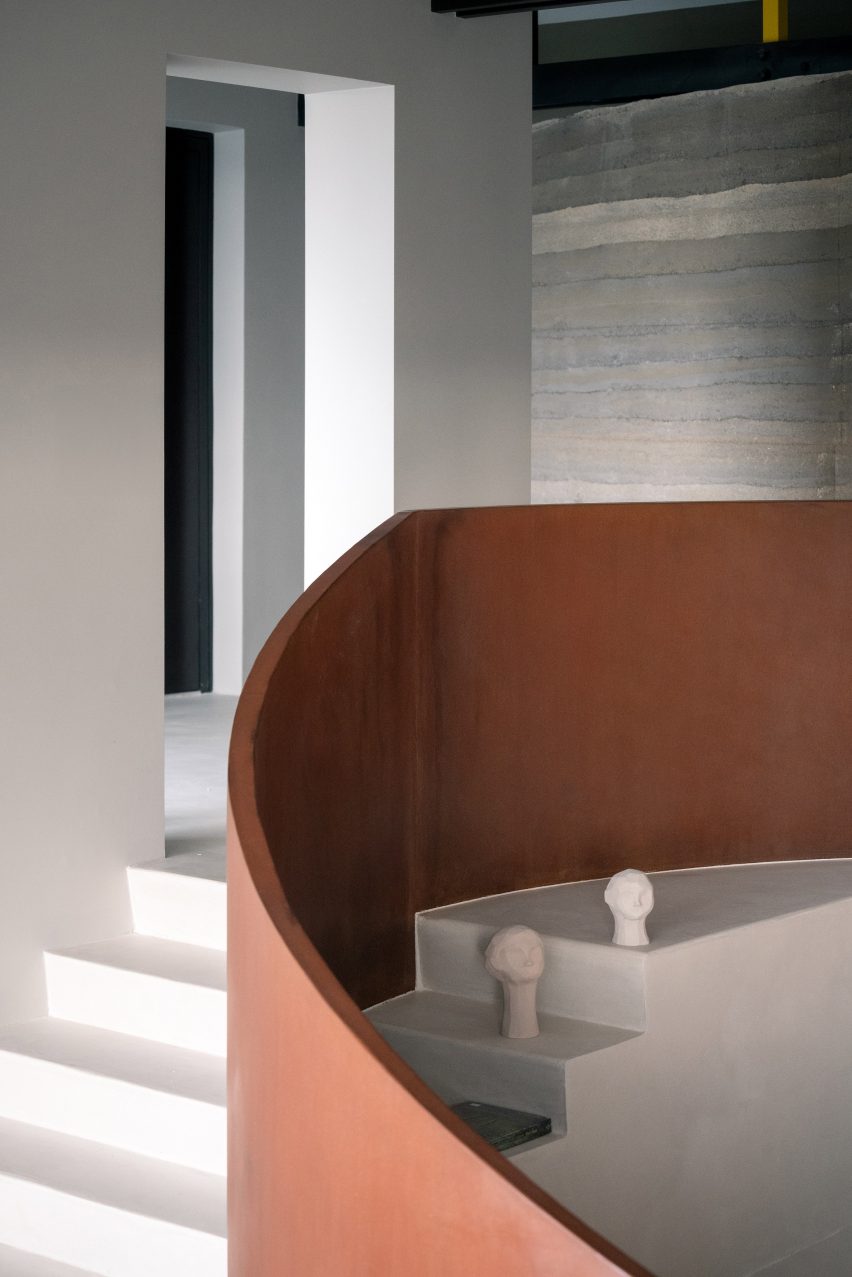 Curvilinear Serenity by ARG Architects