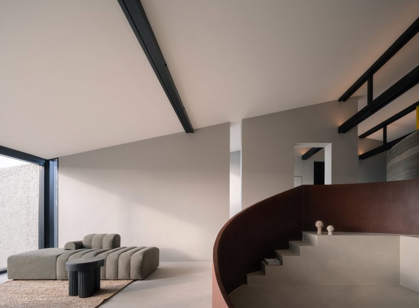 Curvilinear Serenity by ARG Architects